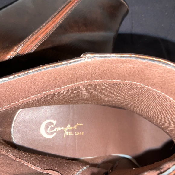 NWOT C Comfort est 1946 Patent Leather 2.75" Heel Bronze Ankle Boot - Picture 7 of 8